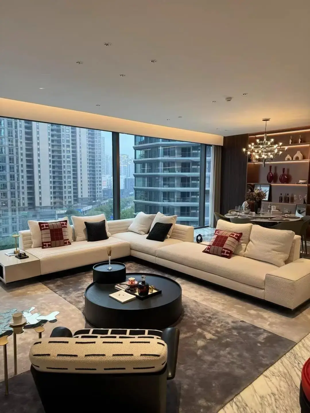 Large flat floor apartment - HEZEN CASA